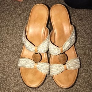 Women’s wedge sandals